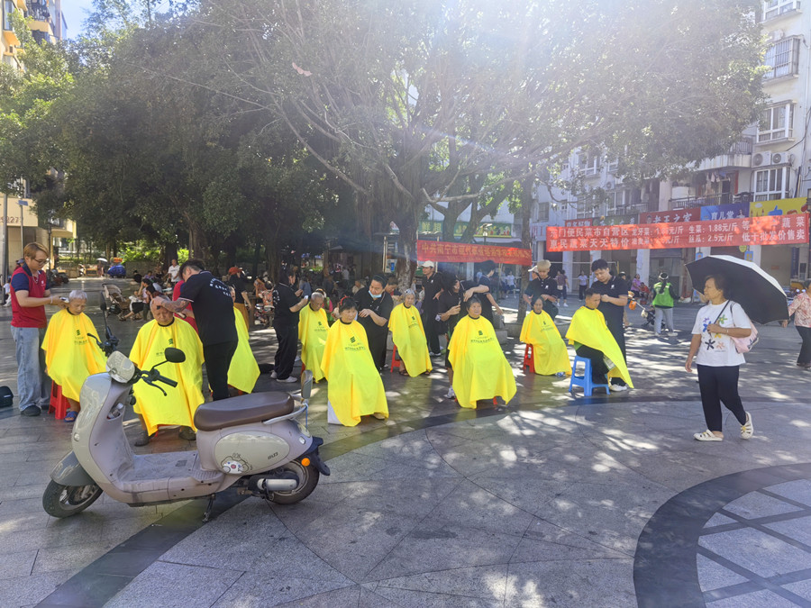 广西美发职业技术学校美发户外实践课程